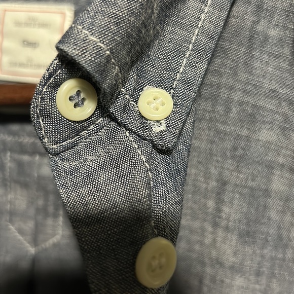 Tailored Gap denim chambray Byron down shirt - Picture 3 of 13